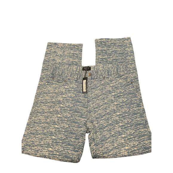 NWT boohooMAN Men's Relaxed Fit Fabric Interest Jeans Light Blue 32R Inseam 31 - Picture 2 of 7